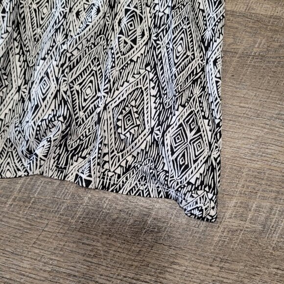 TORRID | Patterned Tank Top | Sz. 0/L/12 - Picture 2 of 4